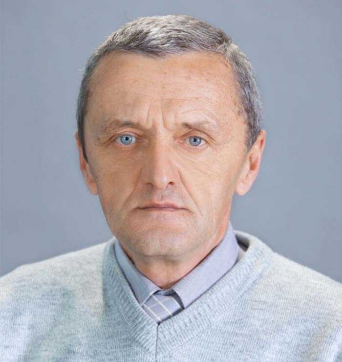 Латін Олег Петрович - класний керівник 421 гр.